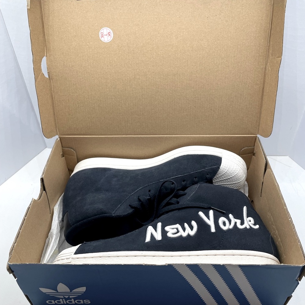 Adidas Pro Model ‘New York’, Size 9.5, New w/ Box